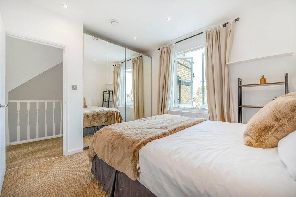 undefined 3 Bedroom Penthouse With London Skyline View 6