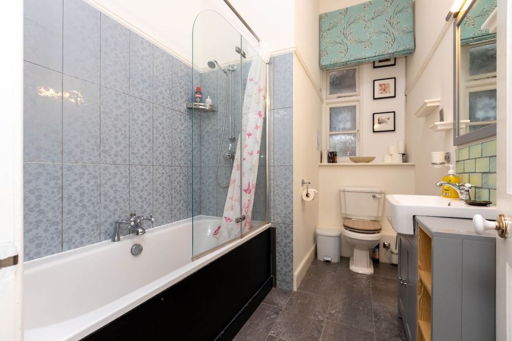 Central 2 Bedroom Apartment Near Old Street Basic Apartment, Multiple Beds 15