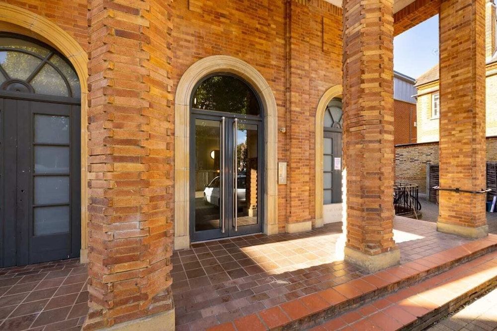 undefined The Clapham - Captivating 2bdr With Garden & Parking 4