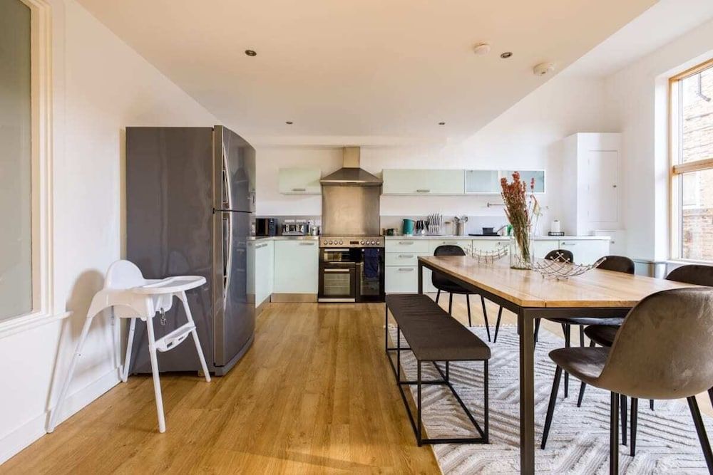 undefined The Clapham - Captivating 2bdr With Garden & Parking 6