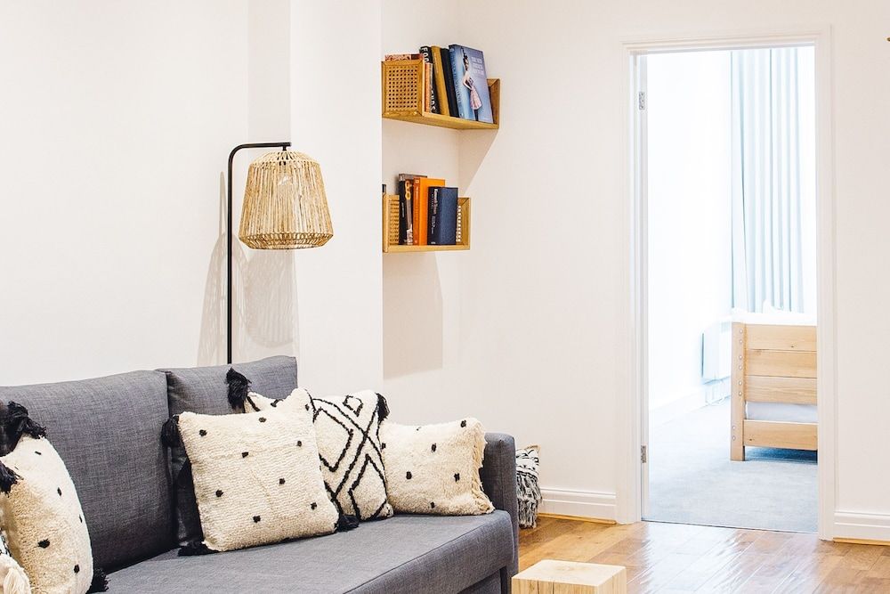 2 Bed Apartment Right on Trafalgar Square Comfort Apartment 30