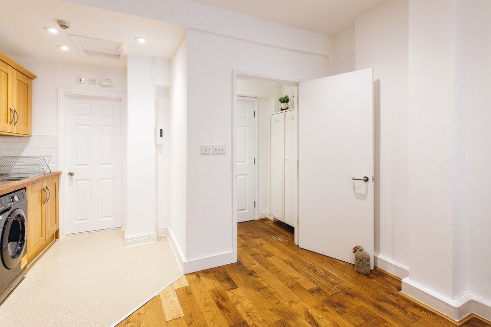 2 Bed Apartment Right on Trafalgar Square Comfort Apartment 34