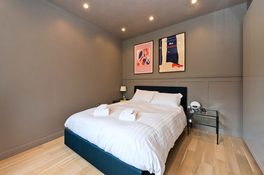 undefined Contemporary Flat With Private Patio in Primrose Hill by UnderTheDoormat 3