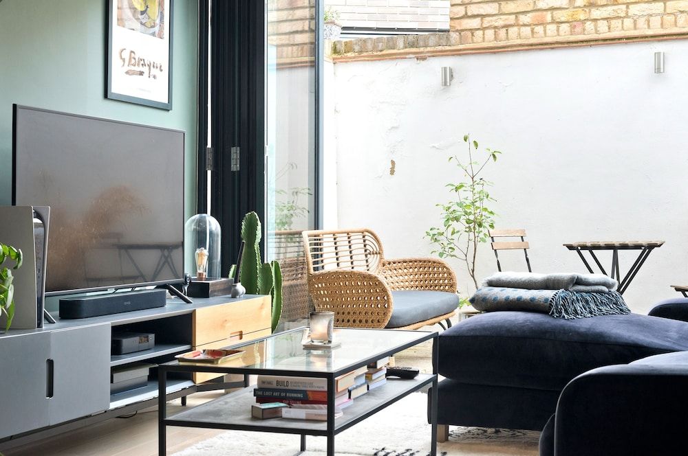 undefined Contemporary Flat With Private Patio in Primrose Hill by UnderTheDoormat 8