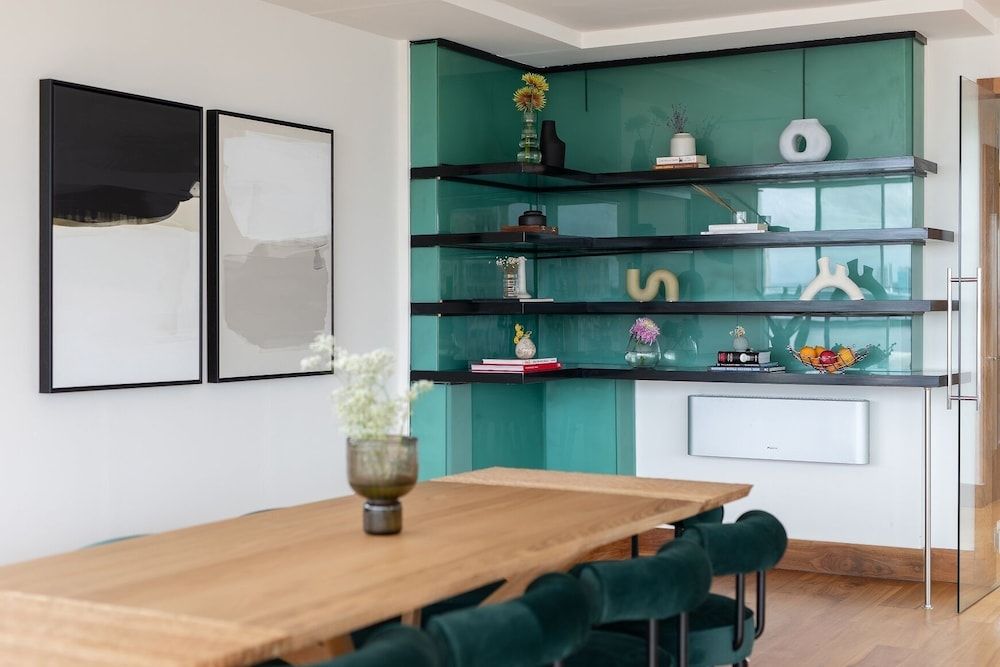 undefined The Canary Wharf Secret - Glamorous 3BDR Flat w/ Terrace and Parking 8