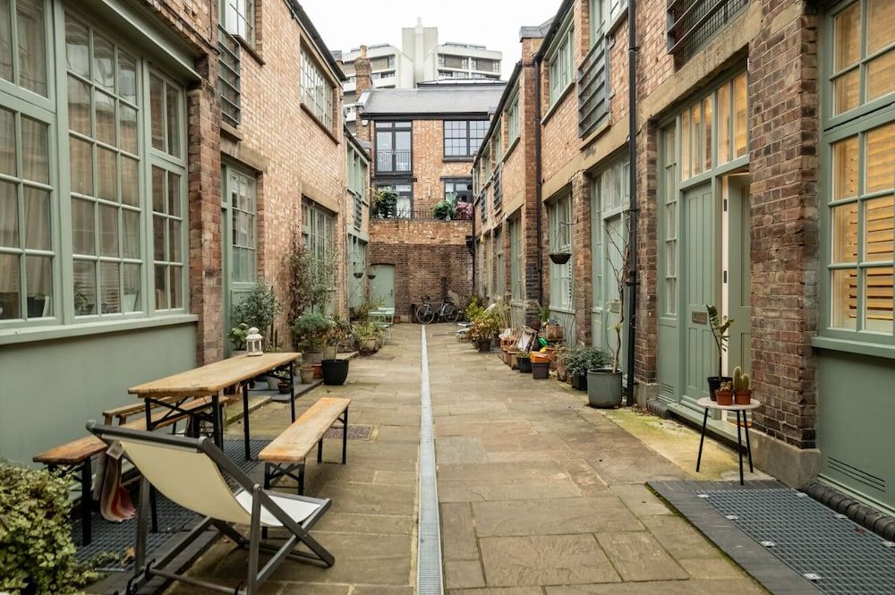 2 Bedroom Apt Bethnal Green Yard View Superior Apartment, 2 Bedrooms 11