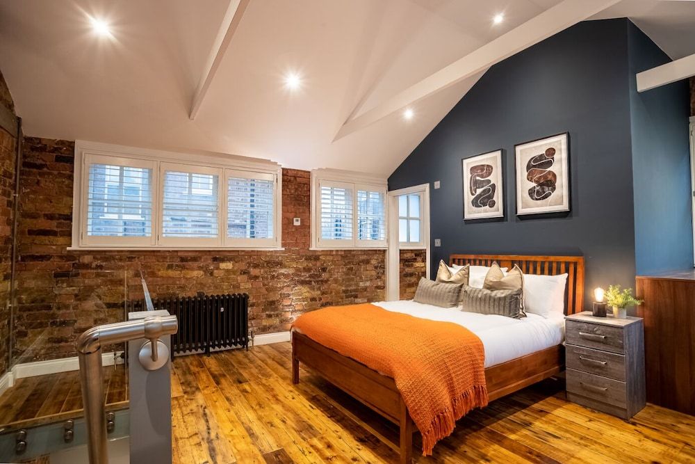 undefined 2 Bedroom Apt Bethnal Green Yard View 4