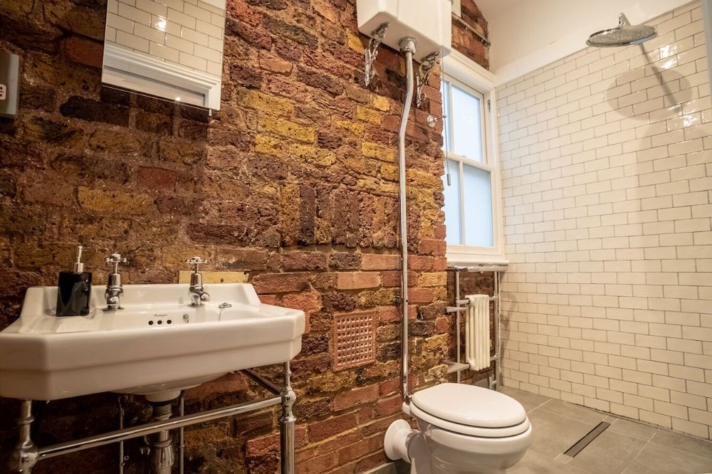 2 Bedroom Apt Bethnal Green Yard View Superior Apartment, 2 Bedrooms 13