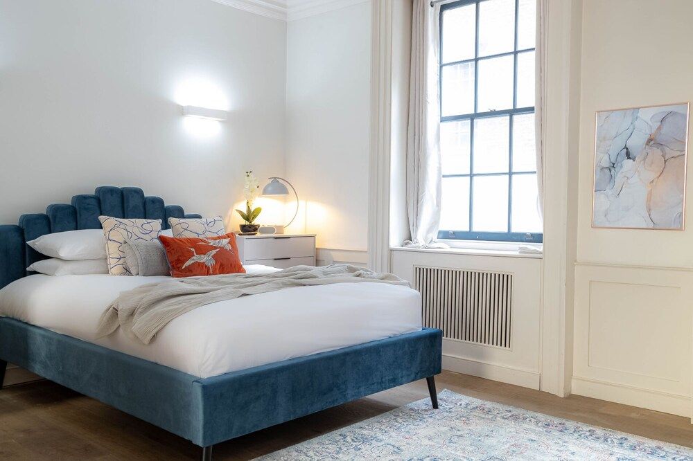 undefined Huge 4BR Home near Liverpool St Station 8