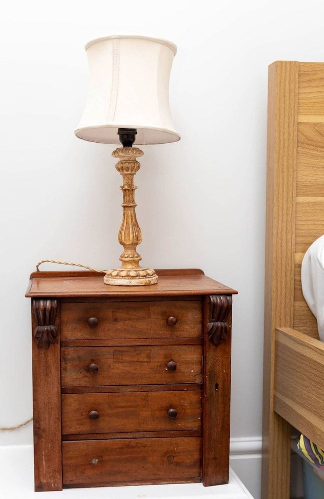 undefined Homely 1 Bedroom Apartment in Fulham! 5