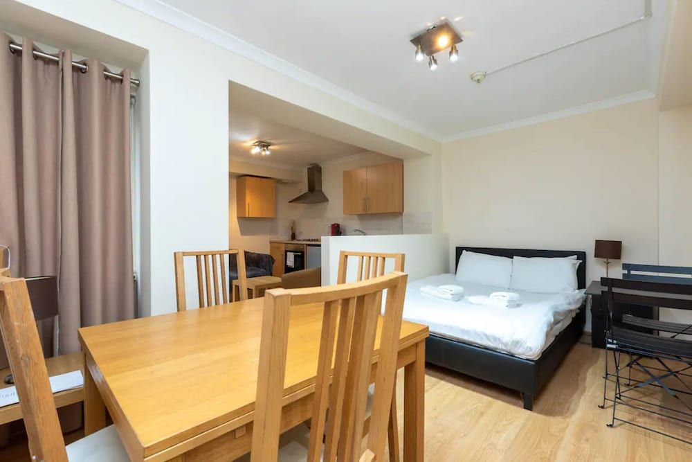 undefined Central Studio Apartment in Chelsea 8
