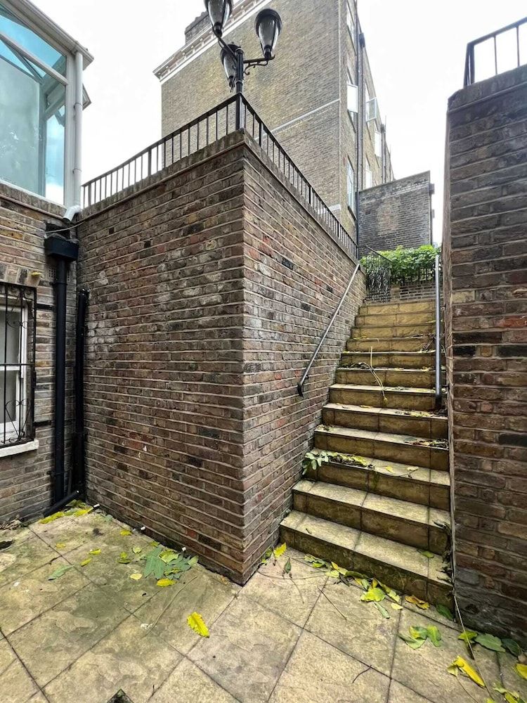 undefined Central Studio Apartment in Chelsea
