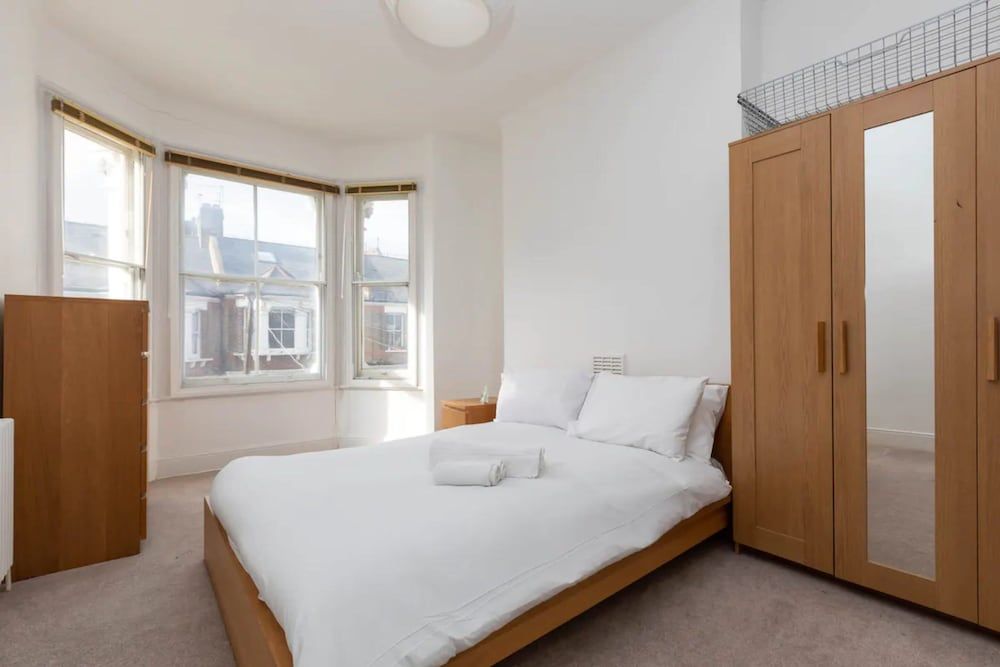 undefined Spacious 5 Bedroom Home in Camden 9