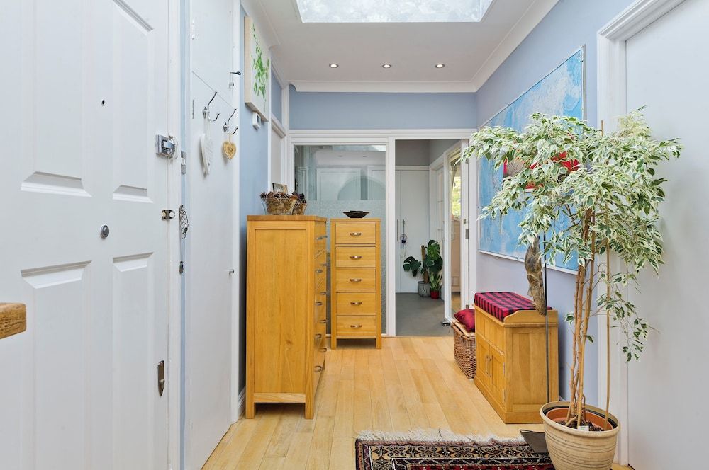 Delightful Apartment in Prime Location Near Hampstead Heath by Underthedoormat Apartment (2 Bedrooms) 14