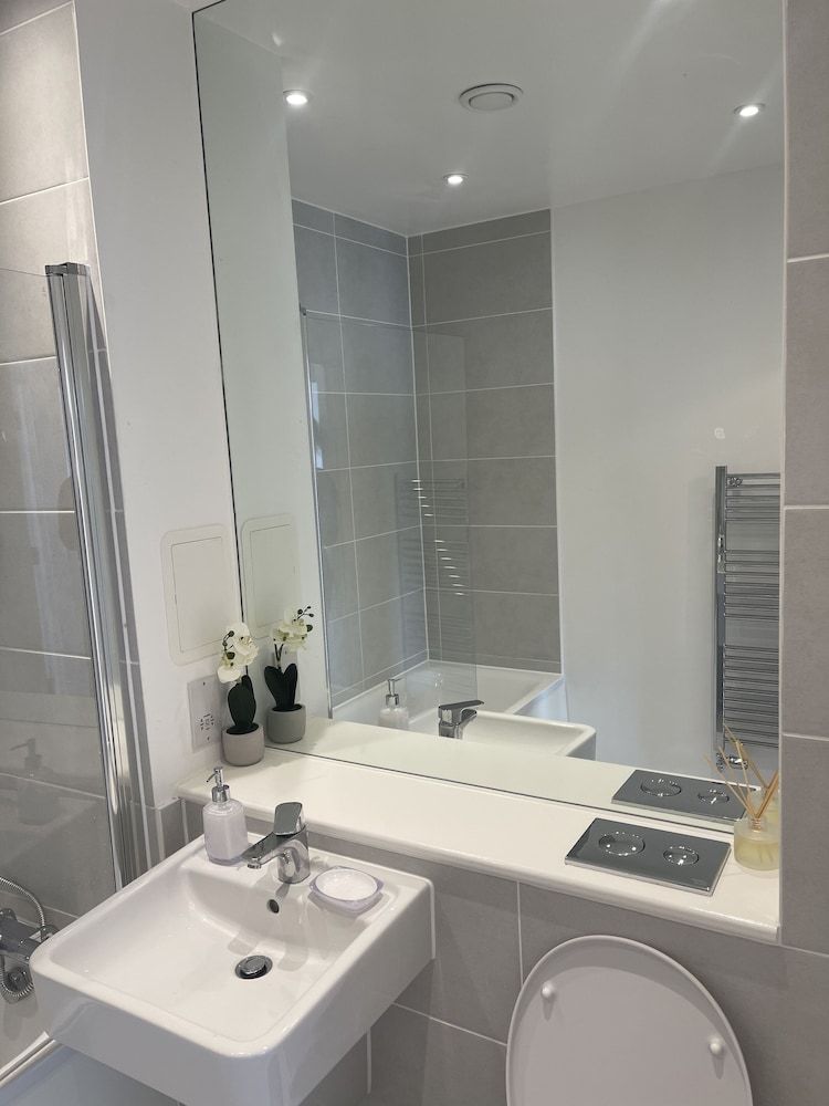 undefined Beautiful 2-bed Apartment in London 7