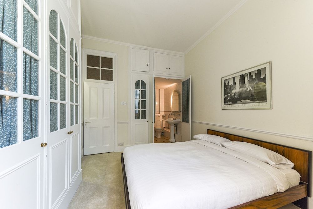 undefined Kensington Queens Gate Apartment