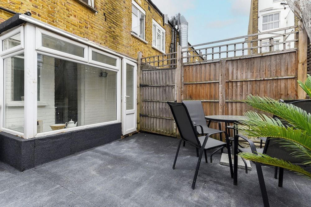 South Kensington Townhouse Deluxe Apartment 11