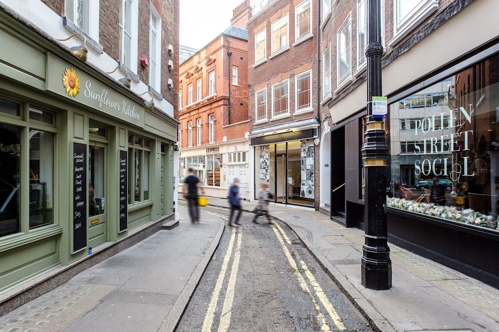 undefined 2 Bed 2 Bath Apartment Off Regent Street 2