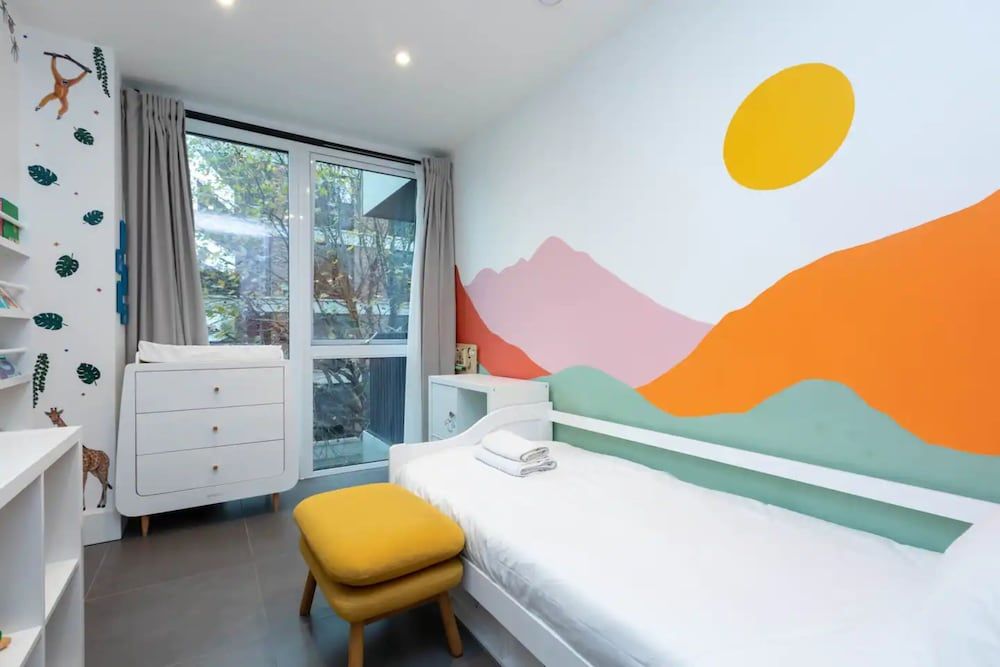 undefined Modern Family Friendly 2 Bedroom Flat in Hackney Wick 9