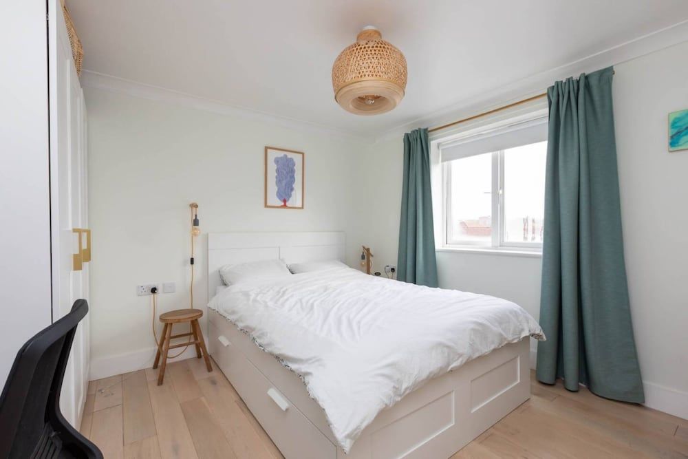 undefined Stylish and Light 1 Bedroom Flat Near Victoria Park 6