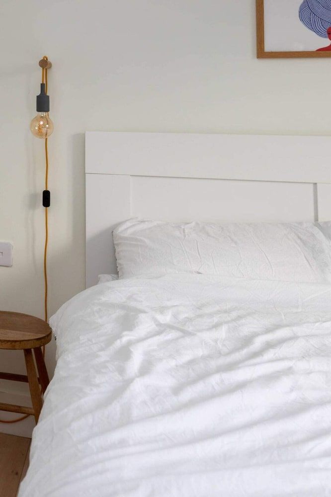 undefined Stylish and Light 1 Bedroom Flat Near Victoria Park 5