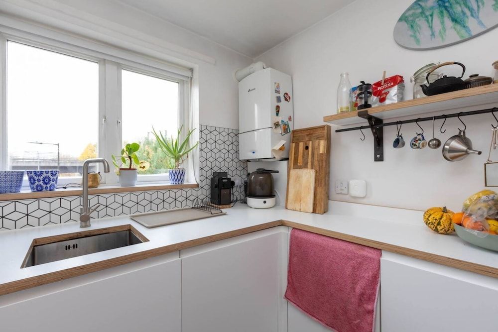 undefined Stylish and Light 1 Bedroom Flat Near Victoria Park 10