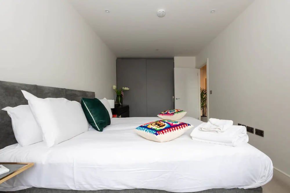 undefined Tranquil & Stylish 1 Bedroom Flat With Private Balcony 3