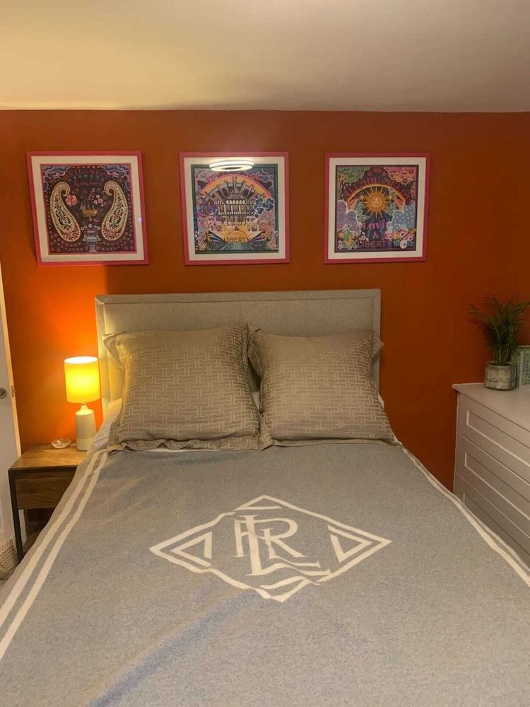 undefined Stylish and Modern 1 Bedroom Flat Near East Dulwich 2