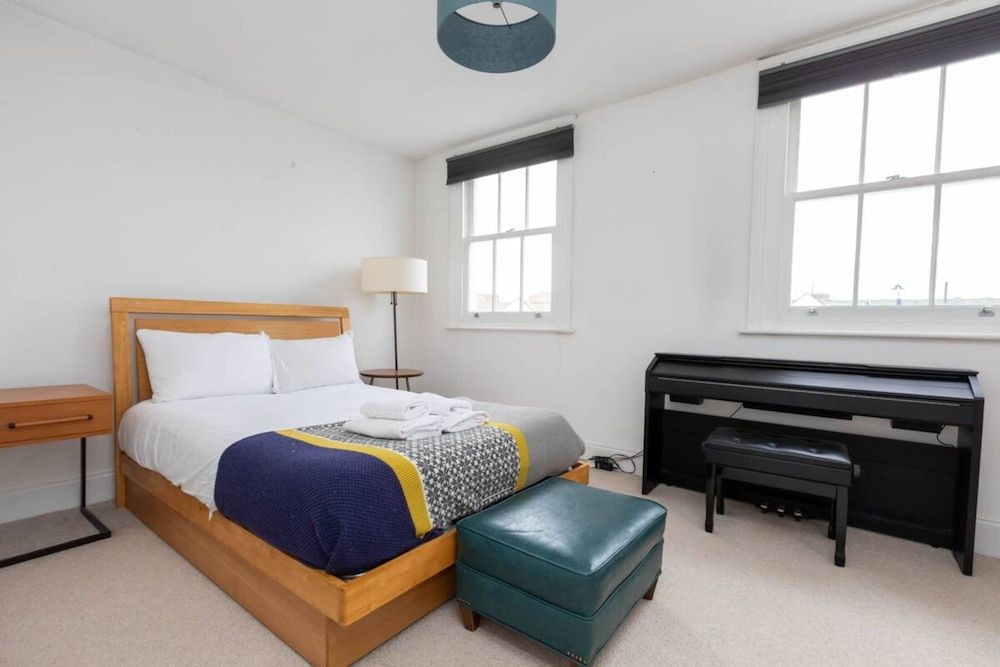 undefined Bright 1 Bedroom Apartment in Hackney Near Colombia Road 2