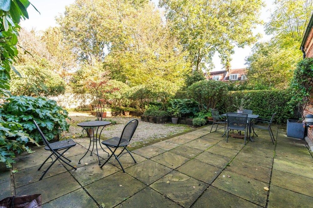 Unique 2 Bedroom Converted Artist's Studio House (2 Bedrooms) 16