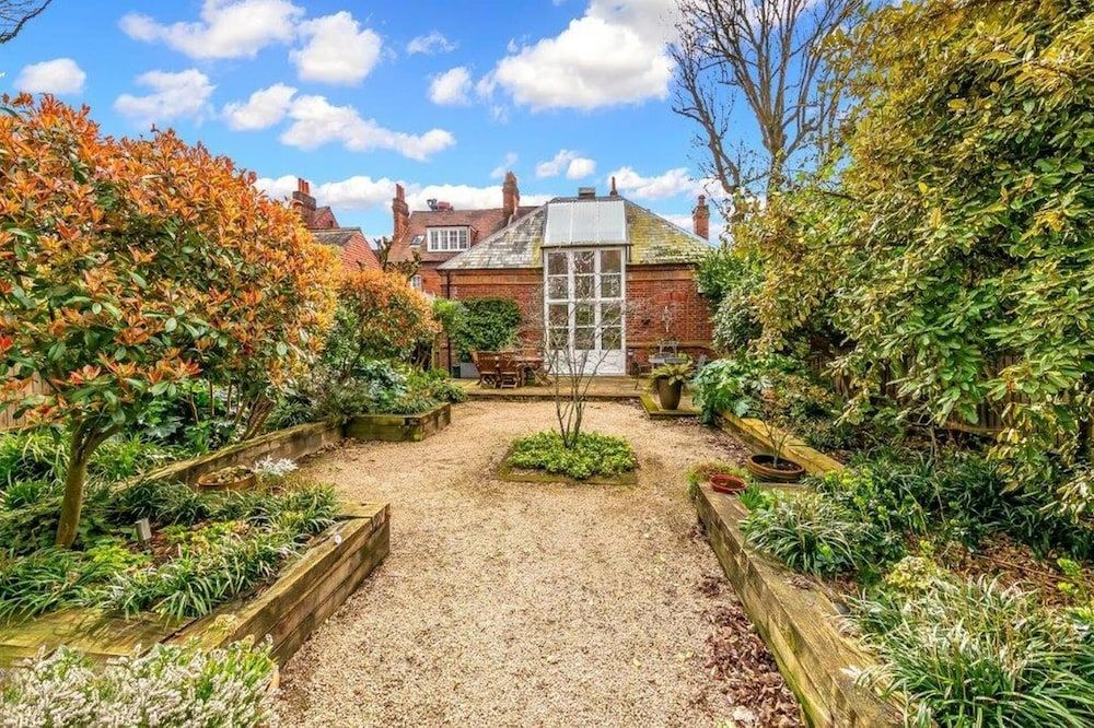 undefined Unique 2 Bedroom Converted Artist's Studio 3