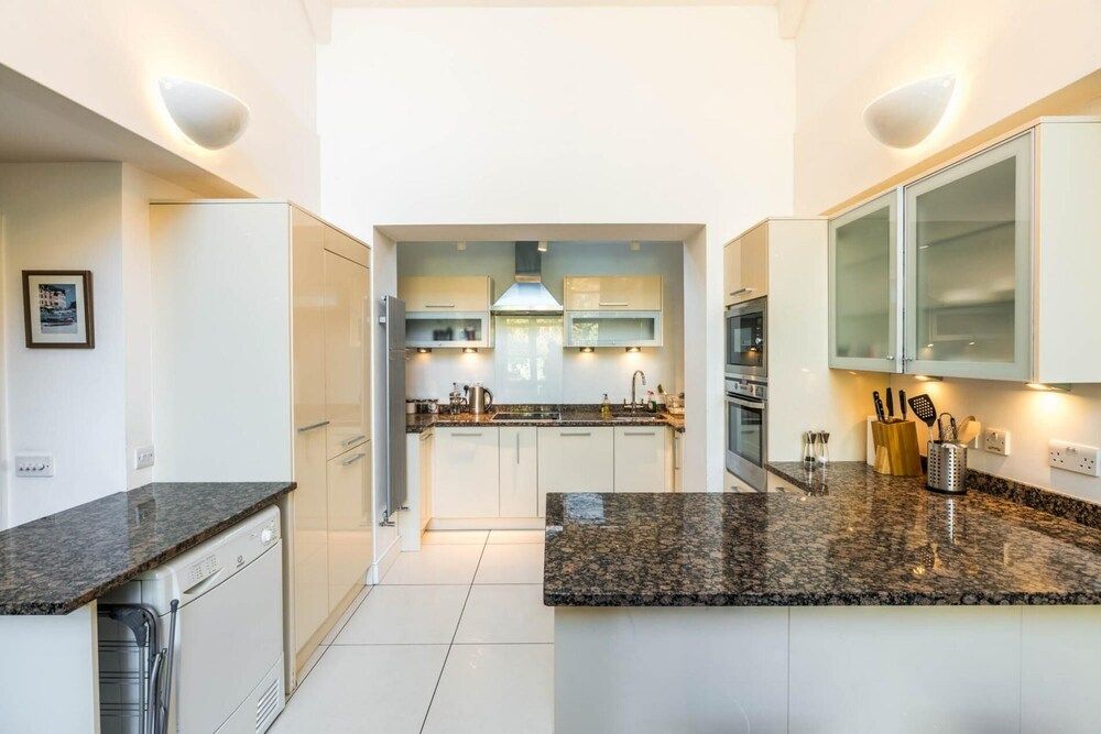 undefined Unique 2 Bedroom Converted Artist's Studio 10