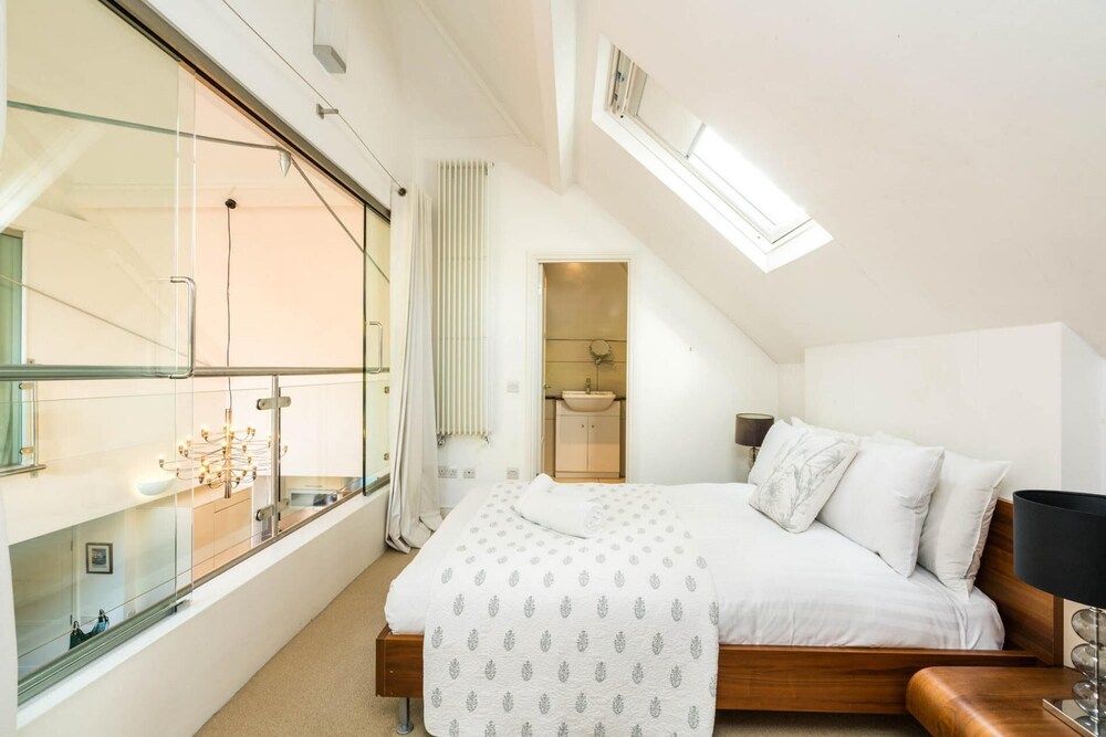 undefined Unique 2 Bedroom Converted Artist's Studio 8