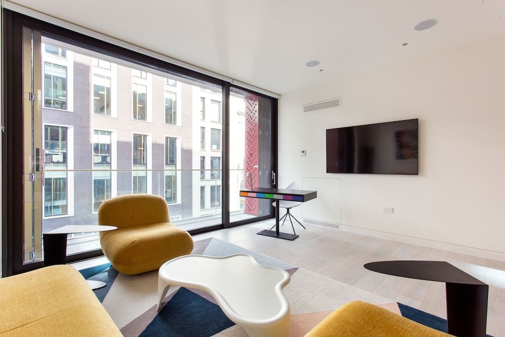 Designer Apartment in Mayfair Premium Double Room 16