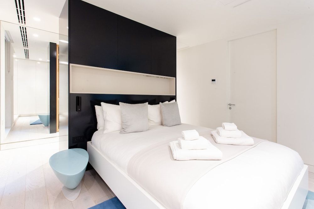 undefined Designer Apartment in Mayfair 8