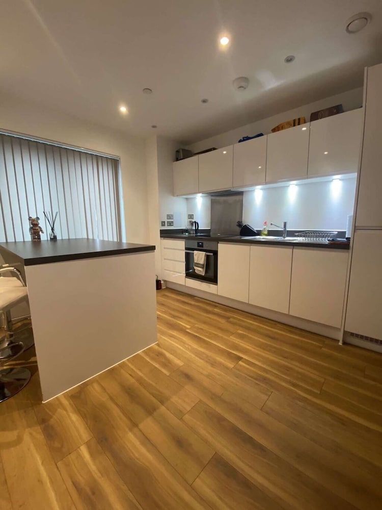 undefined 1BD Lovely & High End Apartment London 8