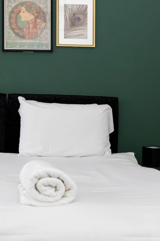 undefined Peaceful and Light 1 Bedroom Flat in Kilburn 10