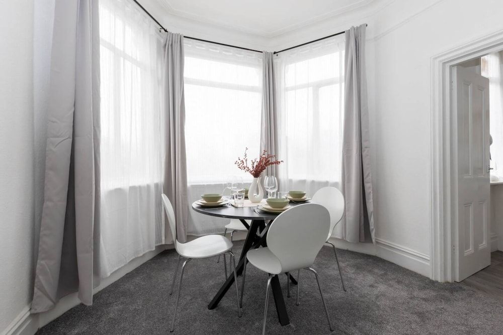 undefined Peaceful and Light 1 Bedroom Flat in Kilburn 4