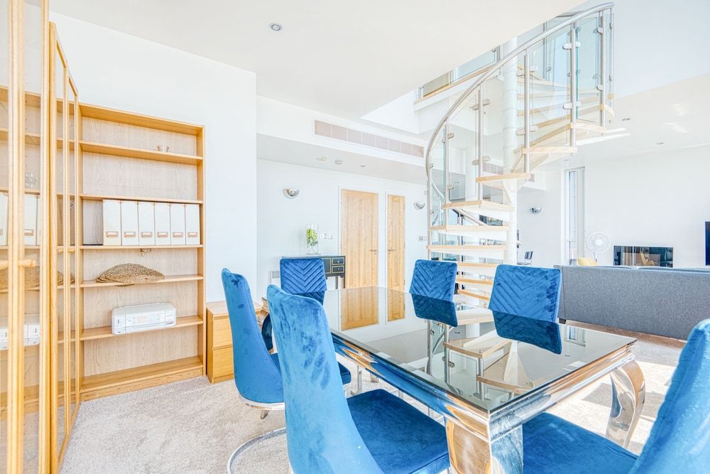 undefined Jibbs Corner Penthouse Apartment 8