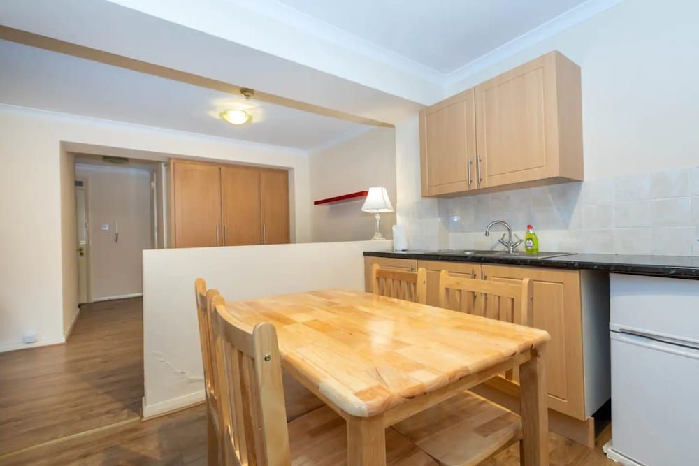 undefined Cozy Central Studio Apartment in Chelsea 7