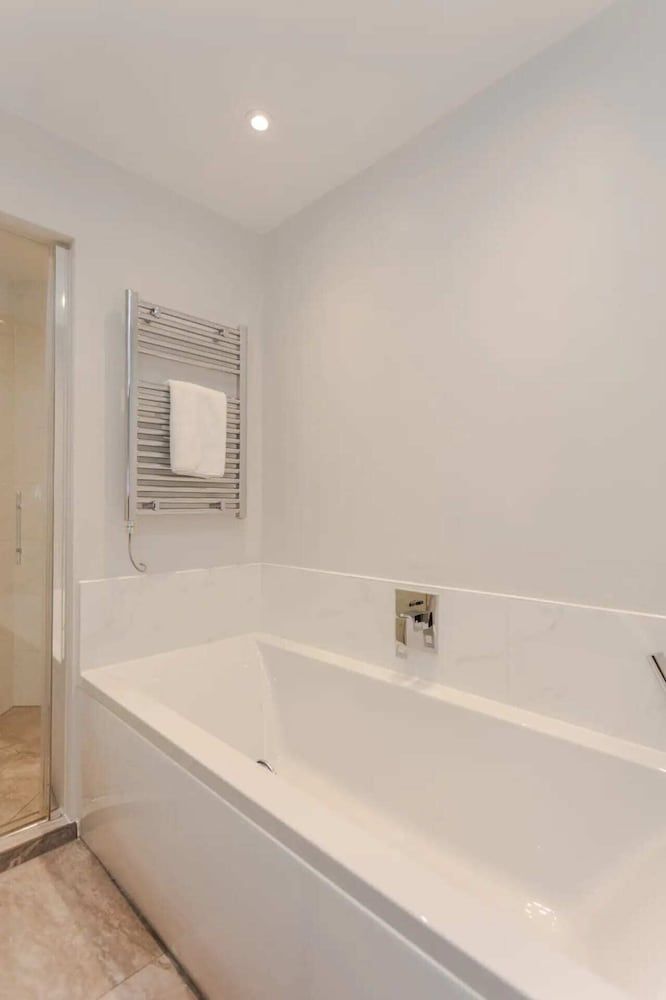 Spacious and Modern Apartment in Pimlico Basic Apartment, Multiple Beds 19