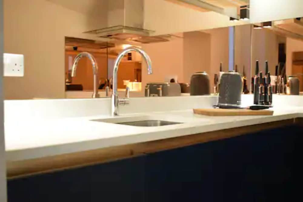 Spacious and Modern Apartment in Pimlico Basic Apartment, Multiple Beds 23