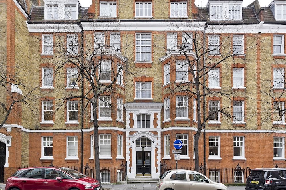 undefined Delightful Apartment in the Heart of Westminster by Underthedoormat 3