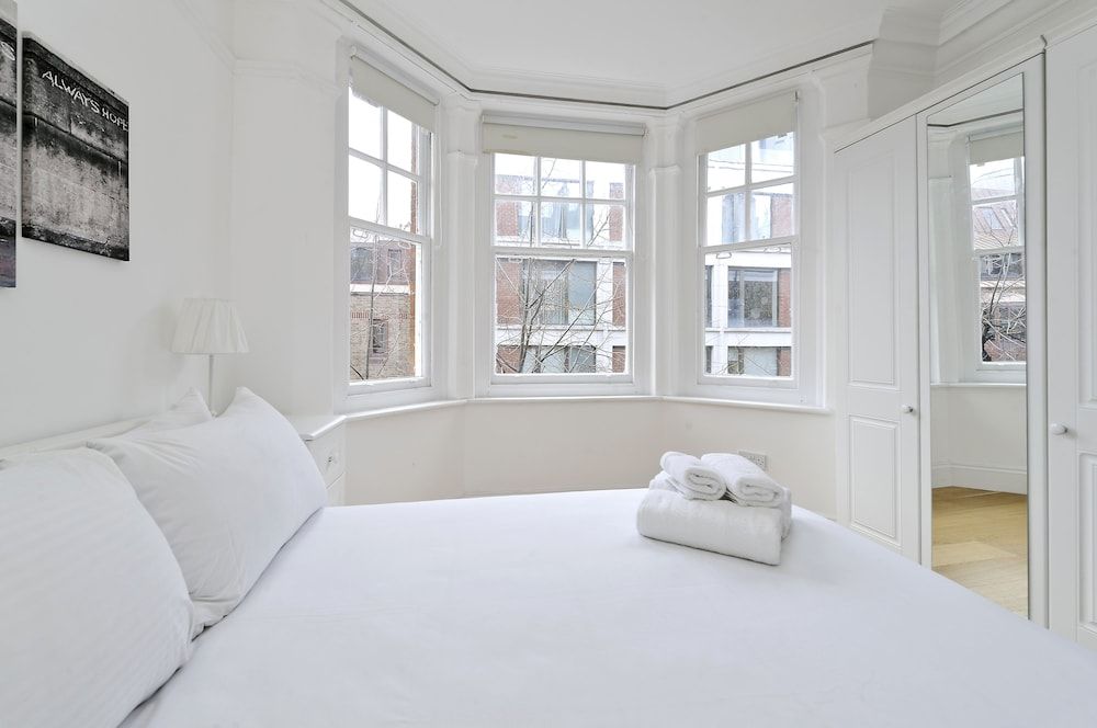 undefined Delightful Apartment in the Heart of Westminster by Underthedoormat 7