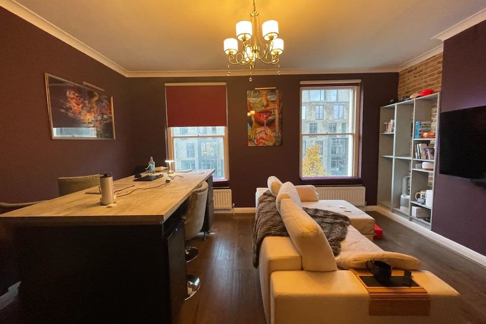 undefined Stylish and Spacious 1 Bedroom Flat 4