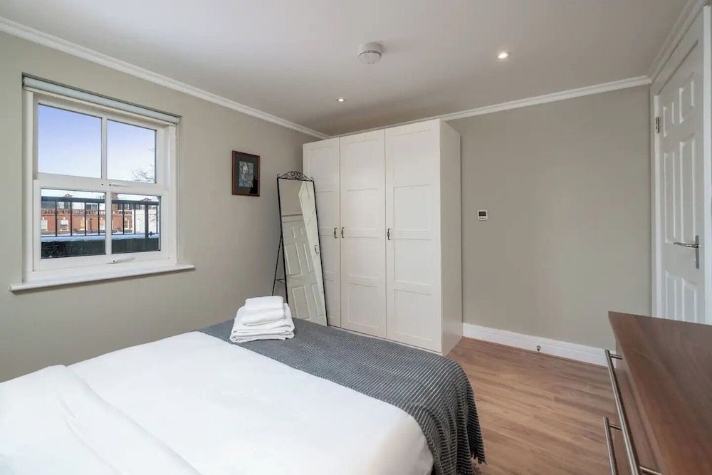 undefined Designer 1 Bed Flat Barons Court Sleeps 4, Balcony 4