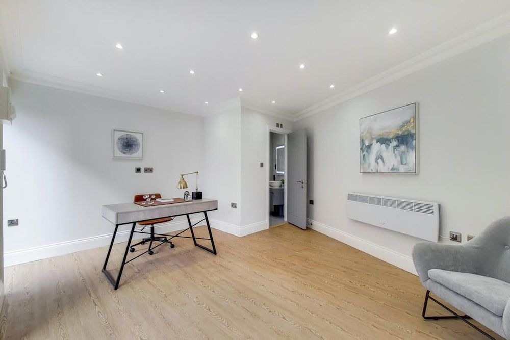 undefined Brand New Luxury 2-bed Apartment in London 5