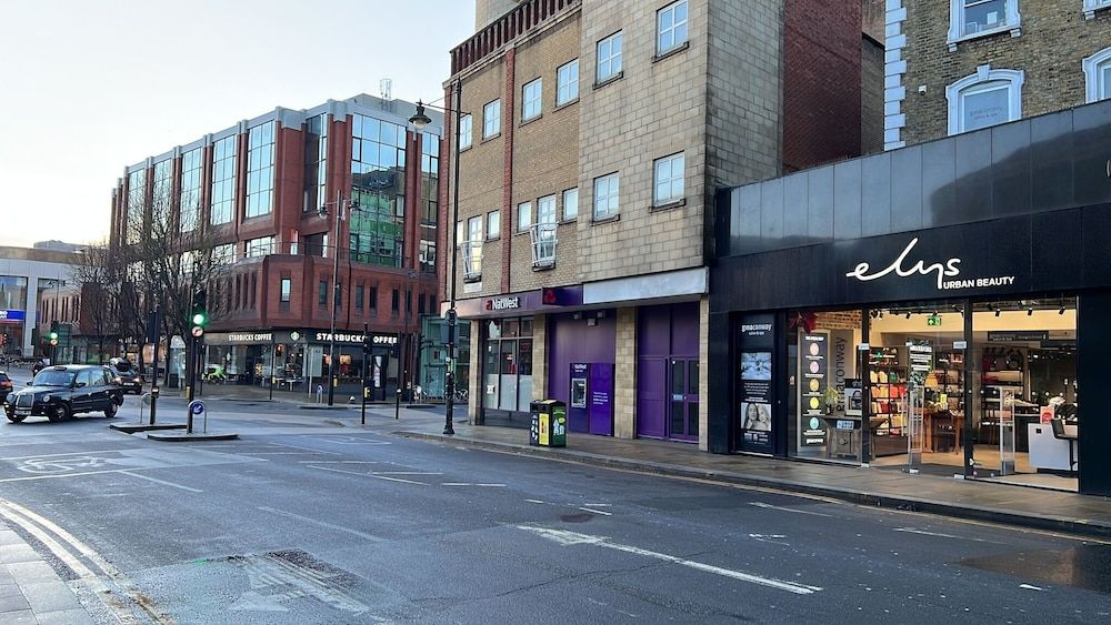 undefined Beautiful 1-bed Apartment in Wimbledon- London 4