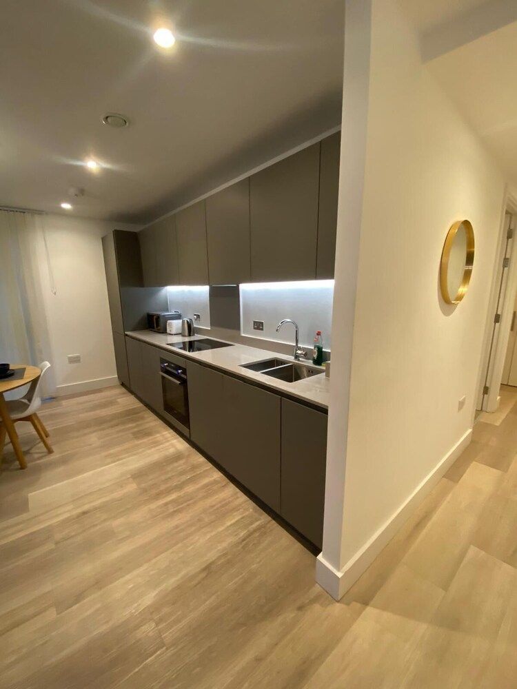 undefined Brand New 2 Bedroom Near Olympic Stadium 5