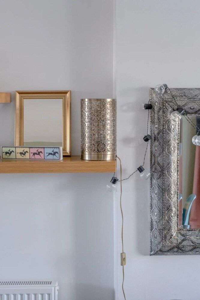 Spacious 2 Bedroom Flat in Clapham With Balcony Basic Apartment, Multiple Beds 22